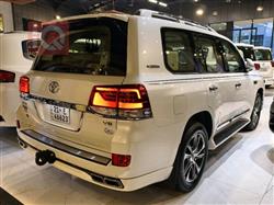 تۆیۆتا لاند کروزەر